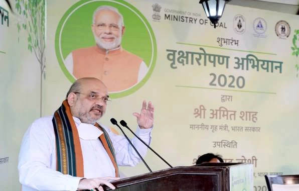 आज जलवायु परिवर्तन से पूरी दुनिया डरी हुई है और केवल वृक्ष ही हमें इससे बचा सकते हैं - अमित शाह