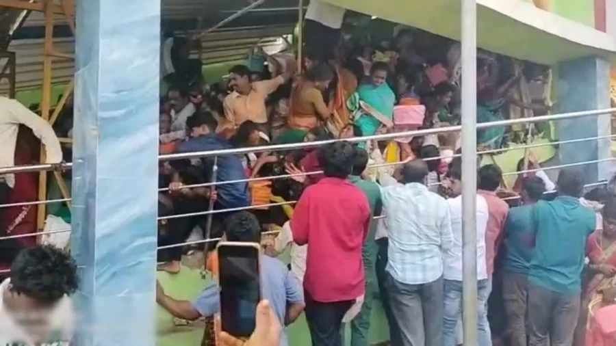 Srikakulam Temple Stampede 9 Dead, Many Injured