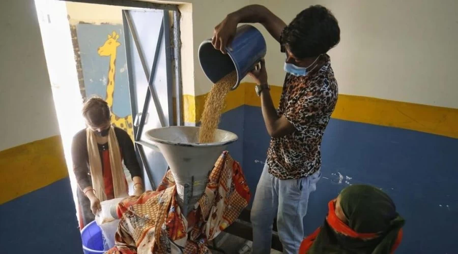 Centre extends 'PM Garib Kalyan Anna Yojana' to provide 5 kg free grains till March 2022