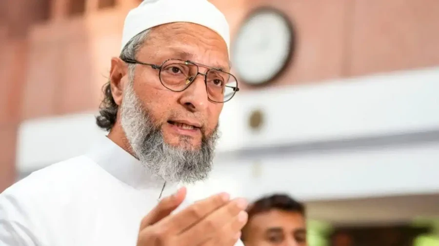 Owaisi Moradabad Rally: AIMIM Chief Challenges SP and BJP, Demands Youth Leadership