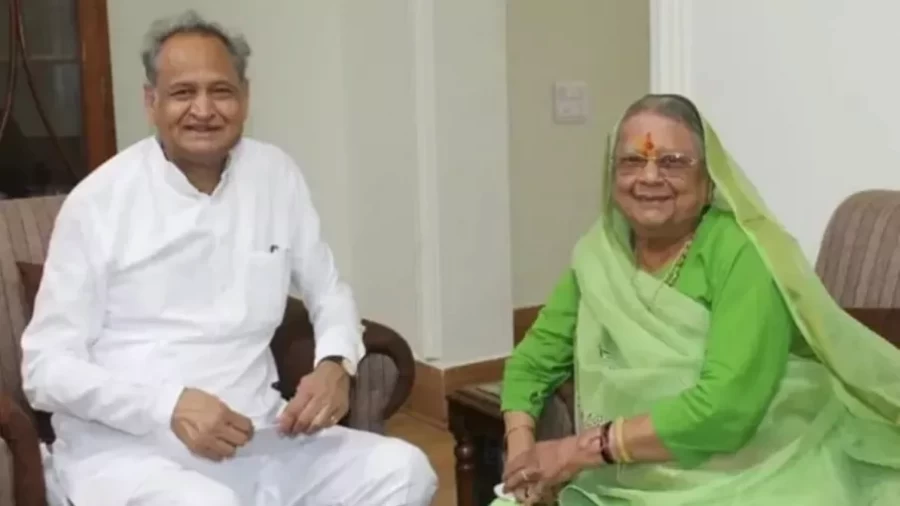 When BJP cut the ticket of Suryakanta Vyas, CM Gehlot reached his uncle's house at 12 o'clock in the night.