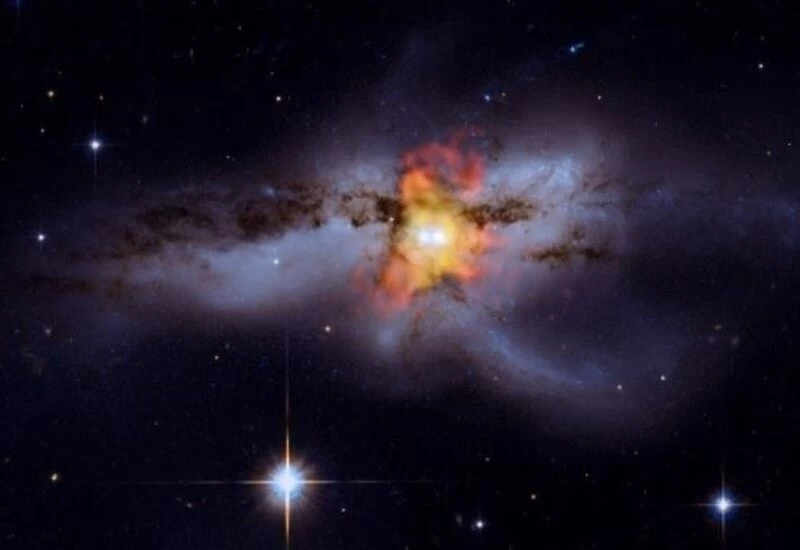 नासा ने जारी की सुपरमैसिव ब्लैक होल की तस्वीर, दिखी अद्भुत घटना