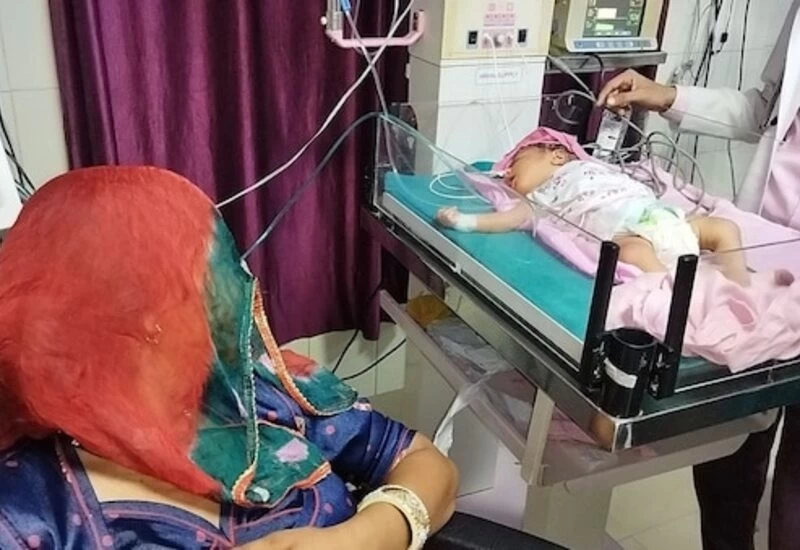 बाड़मेर में मां के आंसुओं से पिघला चोर, तीन दिन के मासूम को 17 घंटे बाद सड़क पर छोड़ गया