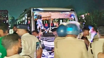 बेतिया सड़क हादसा: ऑर्केस्ट्रा देख रही भीड़ को बस ने कुचला, 5 की मौत