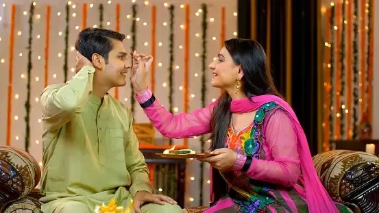 जानिए कब है भाई दूज, 14 या 15 नवंबर को, किस शुभ मुहूर्त में करें भाई को तिलक?