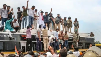 Bhopal Farmers Protest: Protesters Attempt To Overturn Bus Amid Moong Procurement Row