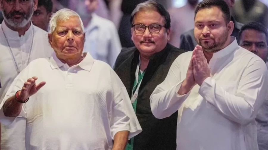 ED sent summons to Tejashwi and Lalu Yadav, called for questioning in this case