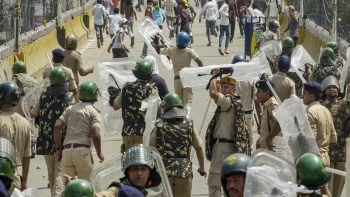 सिवान फायरिंग मामला: बिहार पुलिस ने 694 लोगों को हिरासत में लिया, सिपाही अभिषेक कुमार निलंबित
