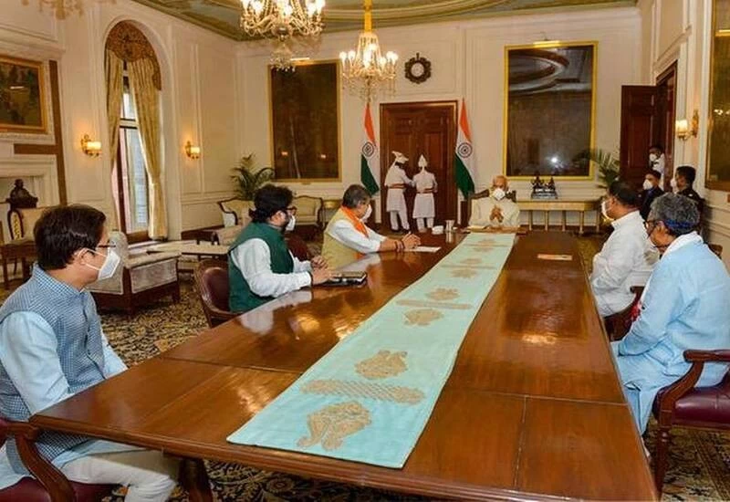 BJP delegation meets President Kovind, demands dismissal of WB govt