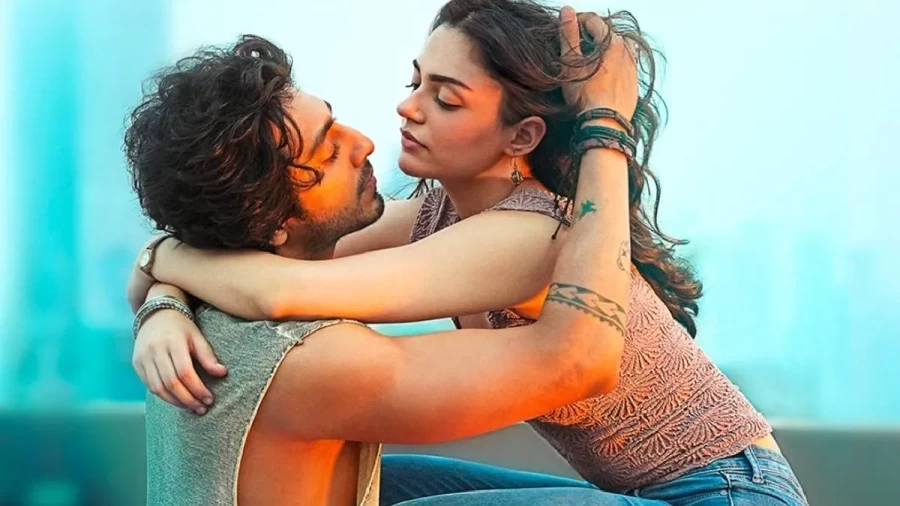 There will be a lot of entertainment in September, from 'Saiyyara' to 'Bads of Bollywood', these movies will rock