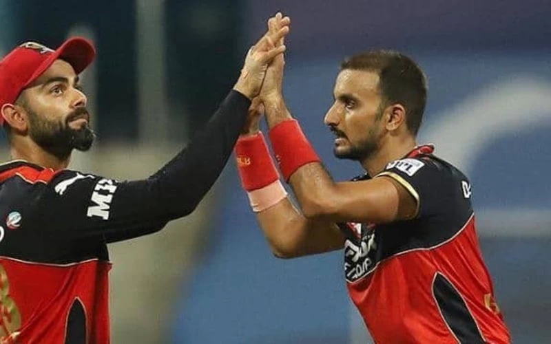 Harshal Patel rejoins Royal Challengers Bangalore camp ahead of DC match