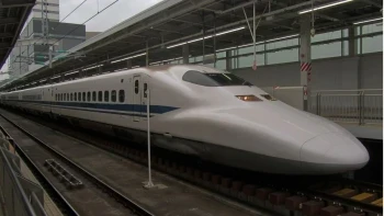 भारत की पहली बुलेट ट्रेन 2027 में होगी शुरू, सूरत और वापी के बीच चलेगी पहली ट्रेन