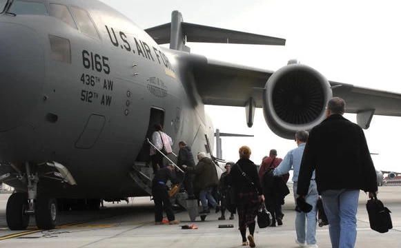 अफगान महिला ने सैन्य विमान में दिया जन्म