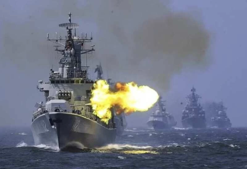 चीन कर रहा है भारत के साथ जंग की तैयारी, युद्धपोतों को मिसाइलों से बना रहे है निशाना, बरसा रहे है गोले