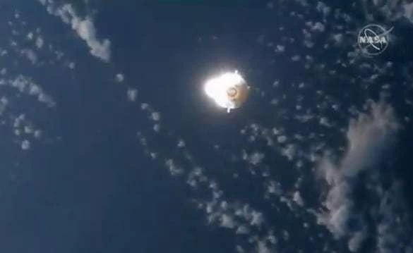 दिन में उड़ता दिखाई दिया स्पेस स्टेशन के लिए नींबू, प्याज़ व टमाटर ले जाता अंतरिक्षयान