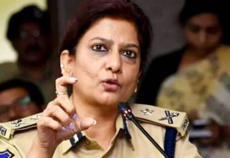 नक्सलियों से लोहा ले चुकीं चारू सिन्हा कश्मीर में CRPF की पहली महिला अधिकारी नियुक्त