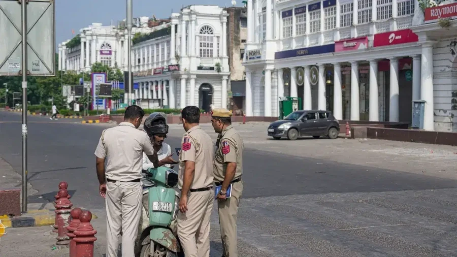 Connaught Place Market Closed Due To CJP Protest, 2000 Crore Loss Estimated