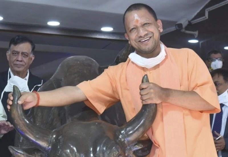 फिल्म सिटी को लेकर राजनीति तेज, सीएम योगी ने कहा- मैं छीनने नहीं आया हूं...