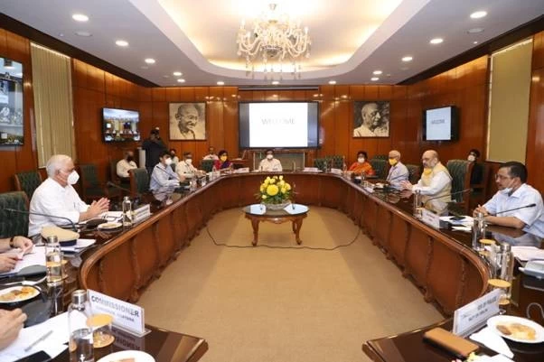 Union home minister holds review meeting on covid-19 preparations with senior officials of ncr