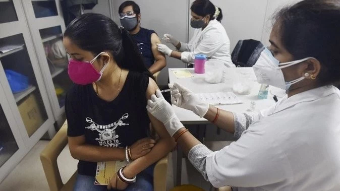 टीके से घबराहट फिजूल, 62 फीसदी दूसरी वजहों से हुए भर्ती, 38 फीसदी लोग टीका लगने के बाद पहुंचे थे अस्पताल