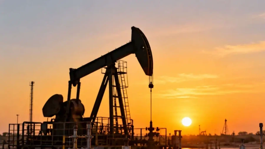 Crude Oil Price Surges Past 110 Dollars, Goldman Sachs Predicts Price Outlook Until 2027