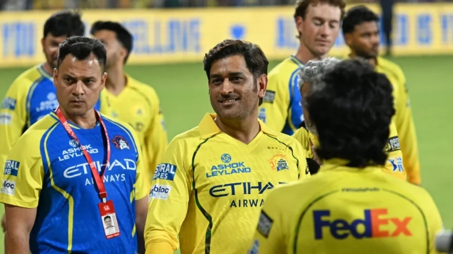 MS Dhoni Joins CSK Squad To Thank Chepauk Fans After SRH Defeat