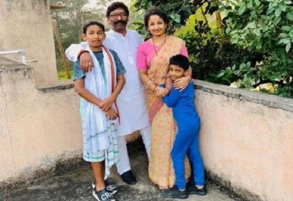 दुर्गा की मौत ने बदल दी हेमंत की जिंदगी, संभाला था JMM का भार