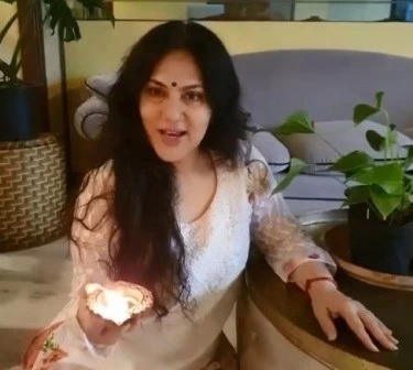 अभिनेत्री दीपिका चिखलिआ ने दी राम मंदिर भूमि पूजन की बधाई