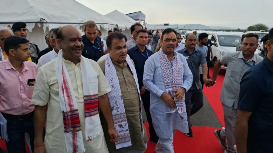 अटल एक्सप्रेसवे का काम फिर होगा शुरू गडकरी ने राजस्थान यूपी और एमपी के लिए की बड़ी घोषणाएं