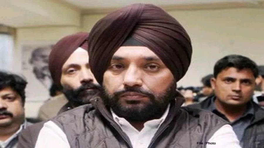 Big blow to Congress in Delhi, Arvinder Singh Lovely resigns from the post of President