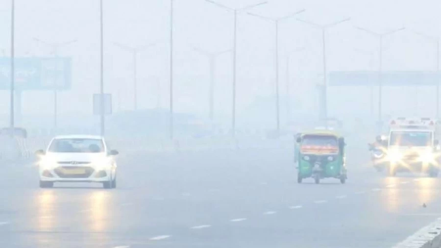 Even today Delhi's air is bad, smog prevails in the city in the morning, know AQI