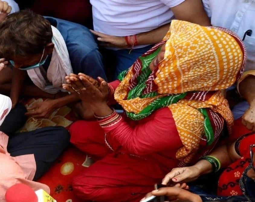 'पंडित जी' ने मुझे चुपचाप घर जाकर सोने को कहा था: दिल्ली की 9-वर्षीय रेप पीड़िता की मां