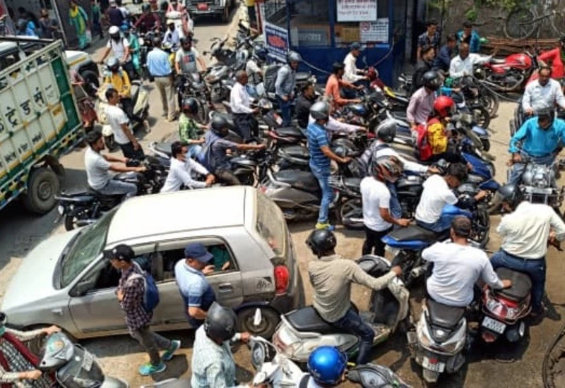 Diesel-petrol crisis started in UP, trouble increased in Uttarakhand too