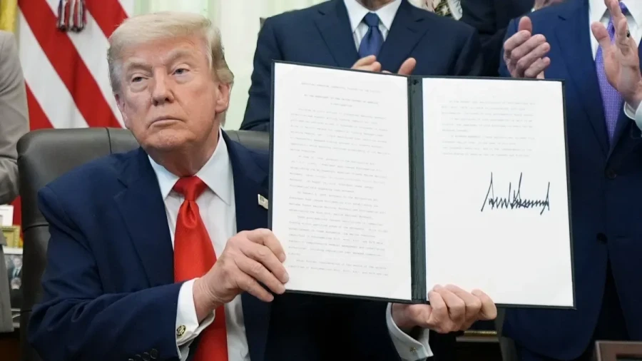 Trump Claims US-Iran Peace Deal Signing Today To Reopen Hormuz Strait