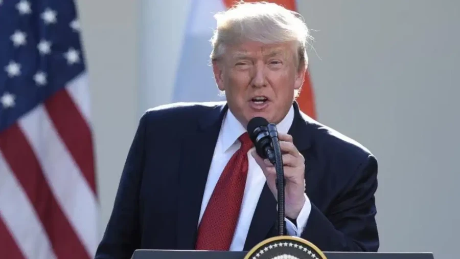 Trump Announces 90 Dollar Payment for Medicare Beneficiaries Before Midterm Elections