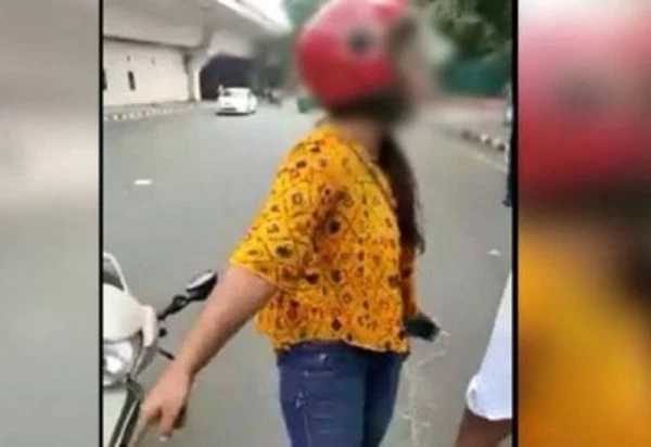 दिल्ली में ड्रामा एक लेवल अप, चालान के डर से युवती ने दी सुसाइड की धमकी