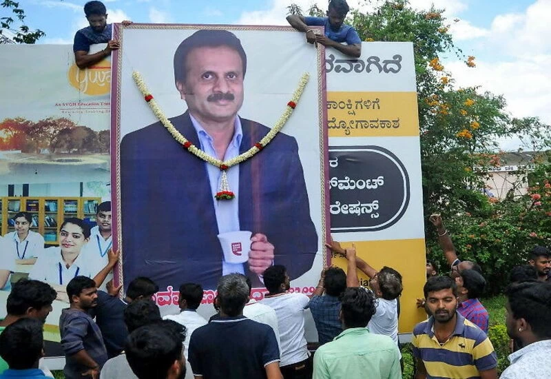 कॉफी डे का कर्ज एक साल में दोगुना होकर 5251 करोड़ पहुंचा, सिद्धार्थ समेत प्रमोटर के 75% शेयर गिरवी