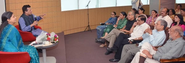 टेक्नोहब में साकार हुई लखनऊ के समाज एवं संस्कृति की झलक, लखनऊ डायरिज् ऑफ लव एण्ड लॉगिंग पर चर्चा