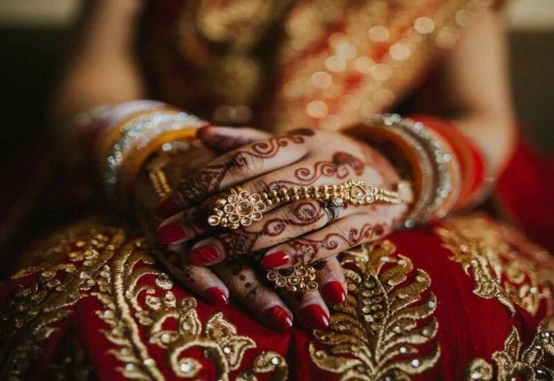 छोटे भाई को दिखा करा दी बड़े भाई से शादी