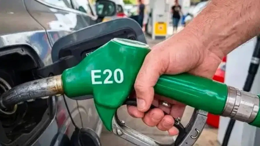 E20 पेट्रोल के डर से दिल्ली में प्रीमियम ईंधन की भारी मांग, बिक्री 5 गुना तक बढ़ी