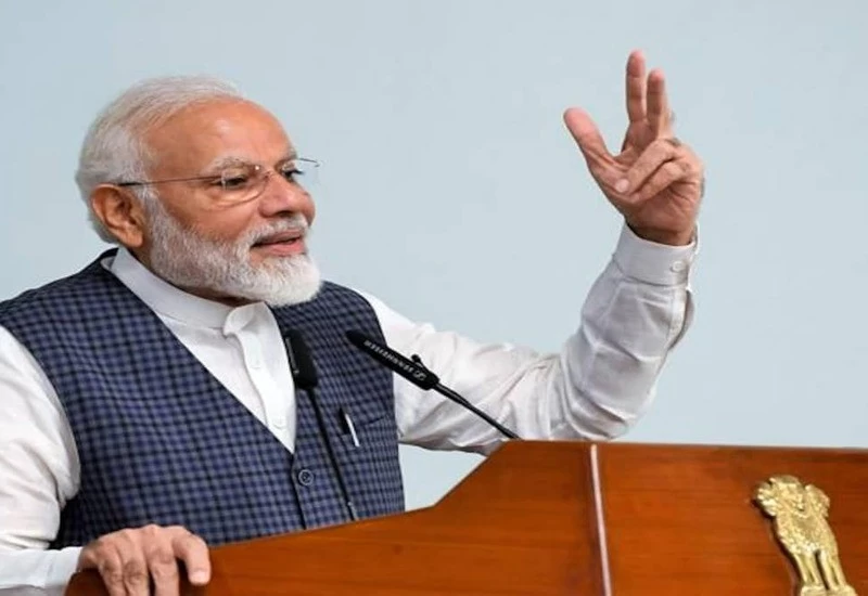 कोरोना के हालात पर मोदी की इमरजेंसी मीटिंग, वैक्सीनेशन तेज करने को कहा