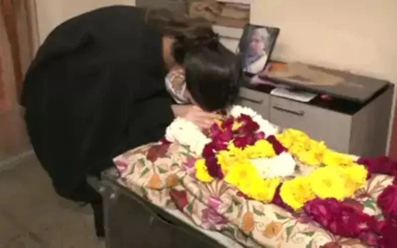 प्रसिद्ध कथक नर्तक पद्म विभूषण बिरजू महाराज का हार्ट अटैक से निधन, 83 साल की उम्र में ली अंतिम सांस