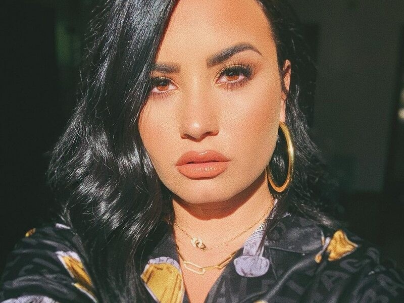 Famous singer realizes his gender after engagement breaks, shocking