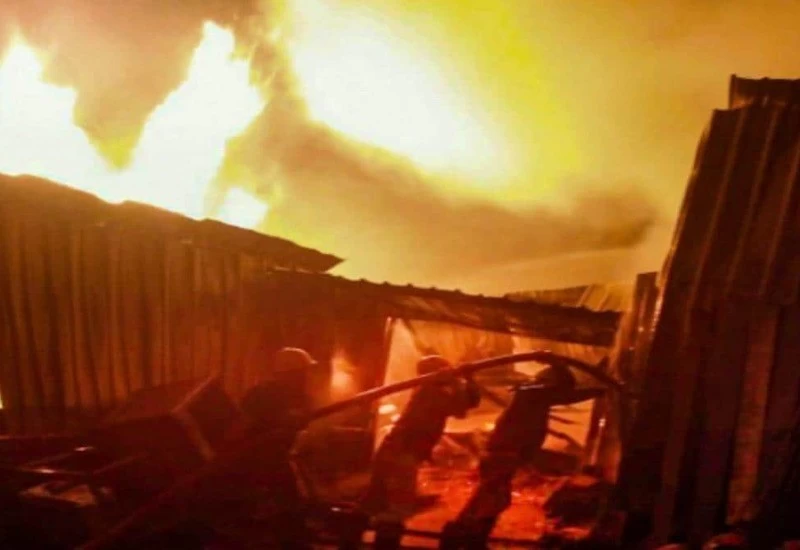 मुस्लिम से हिंदू बना शक्स तो लगा दी घर में आग, बाहर से बंद कर दिया ताला फिर...