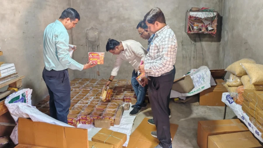 शुद्ध आहार–मिलावट पर वार: जयपुर में 2865 किलो दूषित मिठाइयां नष्ट, अलवर में 10070 किलो मसाले जब्त