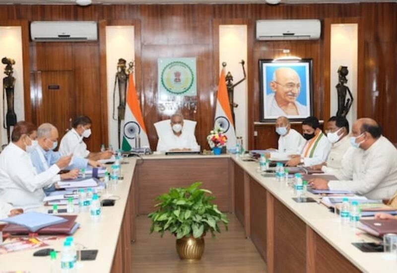 Schools and colleges will open from August 2 with conditions, decision of Bhupesh cabinet