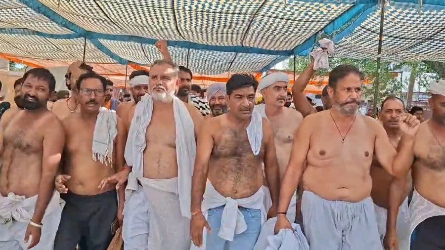 Gharsana Farmers Semi Naked Protest: Demand Water In 2 Out Of 4 Groups