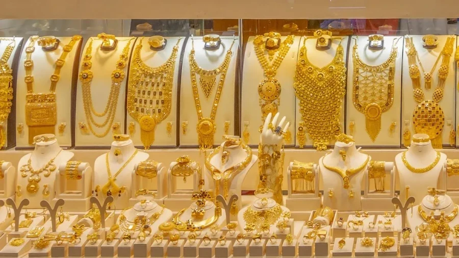 Karwa Chauth Gold And Silver Rates Today 24K 22K 18K Prices Revealed - Latest Key Updates