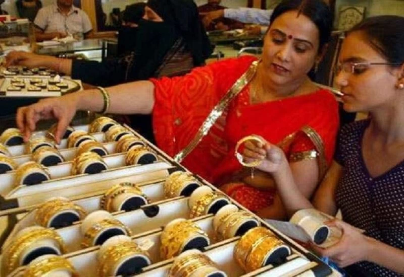 सोना खरीदने के बाद बेचने पर लगता है भारी भरकम टैक्स, क्या आपको पता है ये बात?