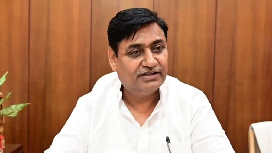 Central government is brainwashing children through NGOs, imposing RSS-BJP ideology- Dotasara